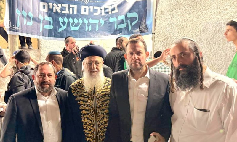 הרב יוסף פקד את קבר יהושע בן נון: ״בעזרת ה' נישאר פה לעד״