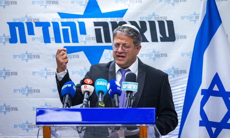 בן גביר משיב אש: "הוא האחרון שיכול להטיף"