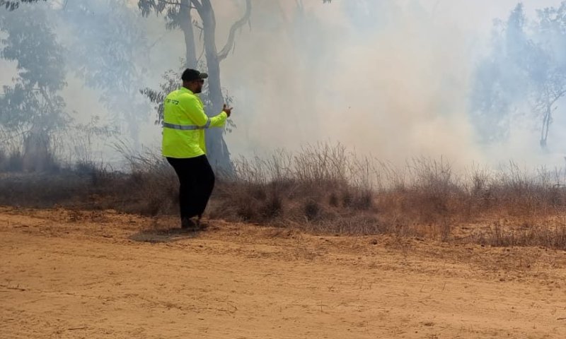 2 שריפות פרצו בשער הנגב. חשד כי נגרמו מבלון תבערה