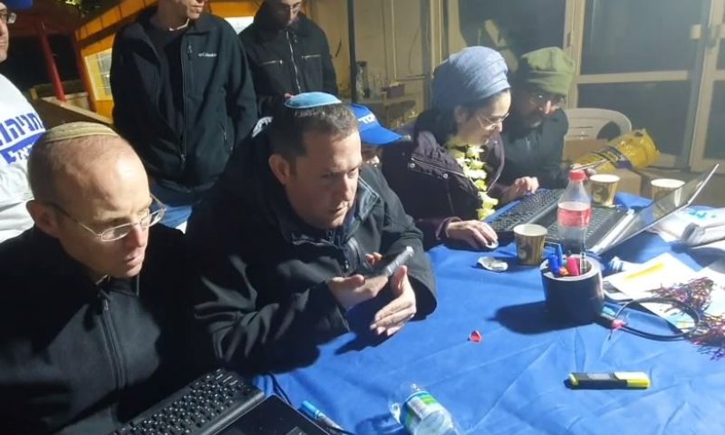 צפו: נתניהו לדגן; "צריך לנצח, להחיל ריבונות"