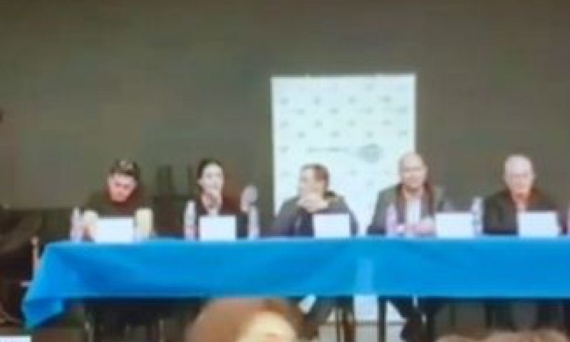 תלמיד שאל שאלה, מועמדת 'העבודה' צרחה עליו. צפו