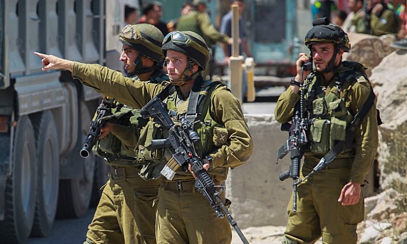 צה"ל מכתר את בתי החוטפים