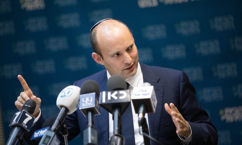 בנט מאתגר את נתניהו: חוק ההתגברות כבר בשבוע הבא
