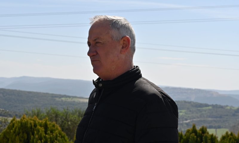 שר הביטחון מזהיר: התוצאה תהיה כואבת לאזרחי לבנון