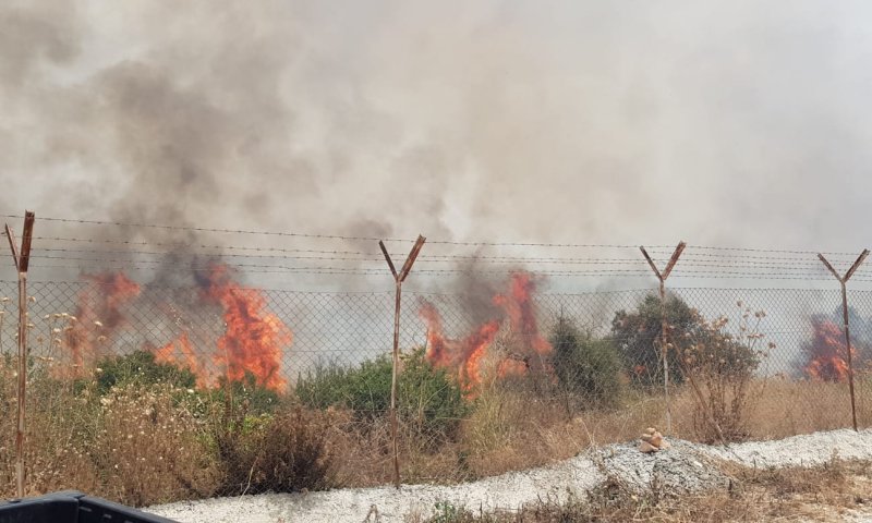 מטורף: שריפות משתוללות ב- 14 מוקדים במקביל