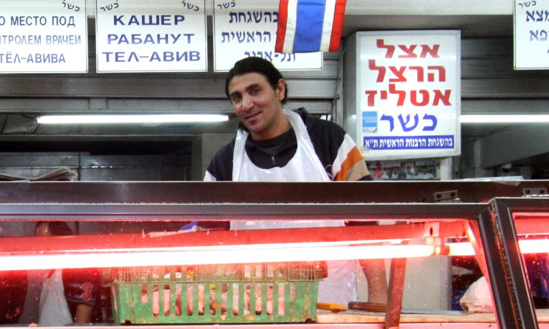 הרב אבינר: לא צריך לקנות עופות מהדרין