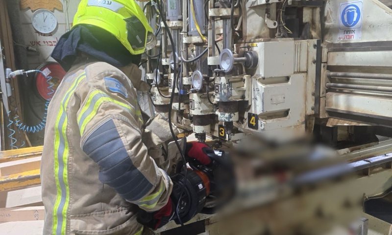 פועל בן 68 במפעל קיבוץ לביא נהרג בתאונת עבודה