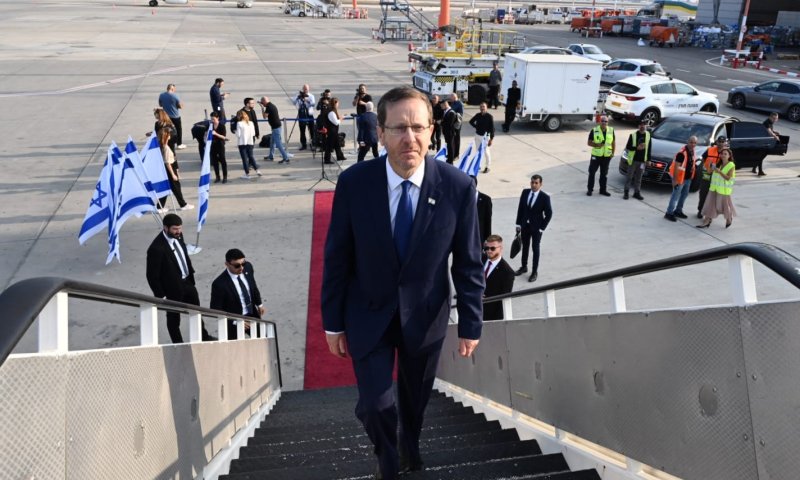 במקום לפיד &ndash; הרצוג המריא לוועידת האקלים במצרים