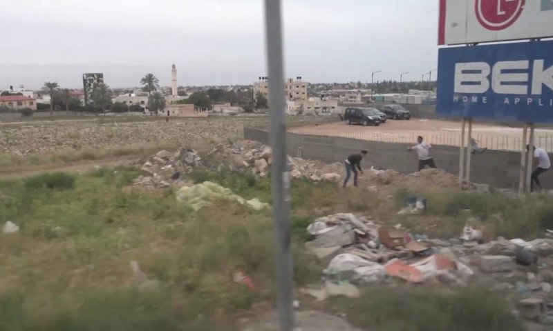 צפו עיתונאים זרים הותקפו על ידי פלסטינים