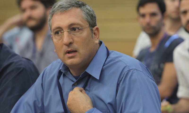 ניר חפץ: לא נגד רה"מ, משפחתי עוברת מסע מכוון