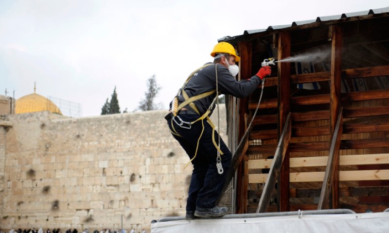 תיעוד: החלו העבודות לחיזוק הגשר להר הבית