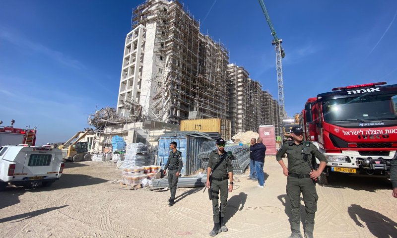 קריסת הפיגומים. המשטרה סגרה את אתר הבנייה