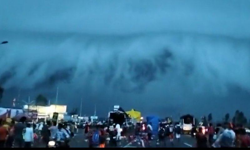 בעמוד ענן: תופעת הטבע שהפתיעה את תושבי הודו