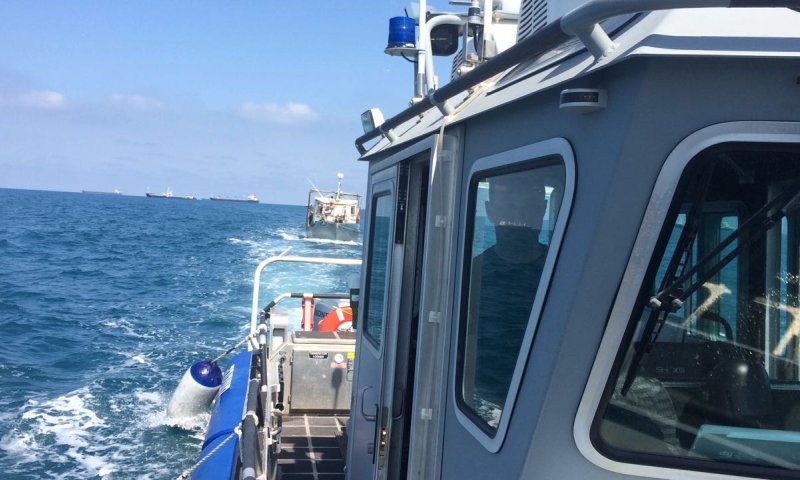 חילוץ בלב ים: השוטרים משו את הדייגים. צפו