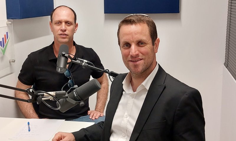 לראות את ערפאת מהכוונת: צוללים לסמטאות חומת מגן עם נתנאל איזק