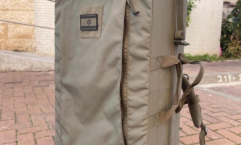 חזק חזק ונתחזק: ארון ספר תורה טקטי שברגע הופך לבימה