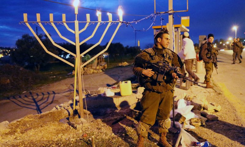 אור בעזה: הרבנות מפרסמת הלכות חנוכה לחיילים