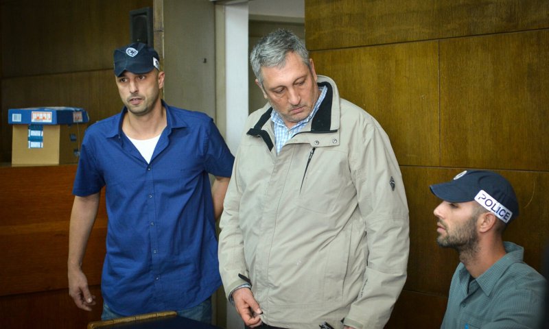 הלחצים על ניר חפץ| המשטרה: "הכל בהתאם לחוק"