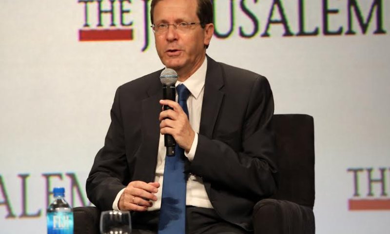 הרצוג מציג: זו הדרך היחידה לנצח את נתניהו