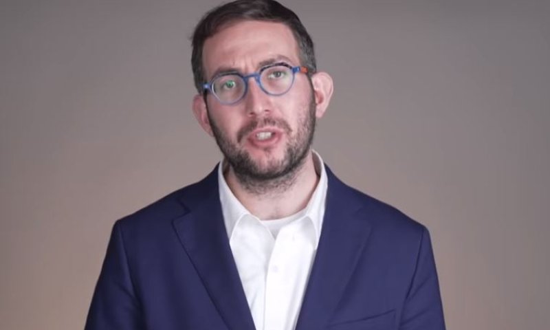 צפו: הרב קנייבסקי כיהן בשלושה תפקידים