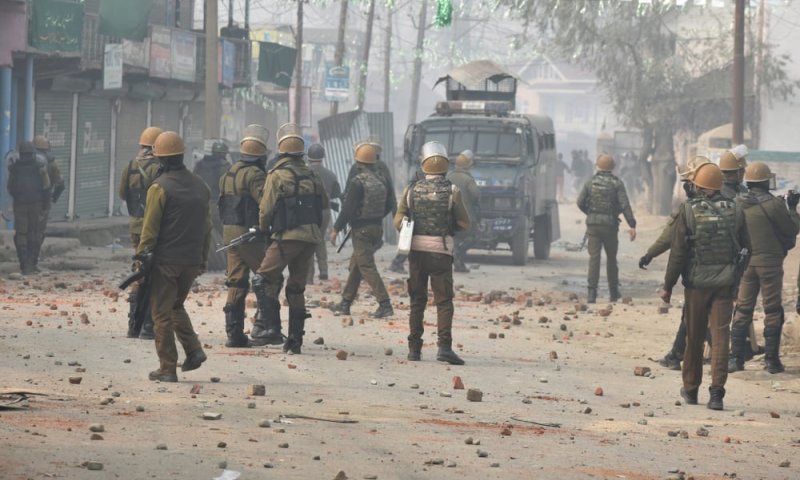 לאחר ביטול האוטונומיה: שגריר הודו בפקיסטן גורש
