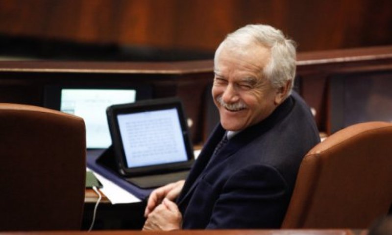 "הצעתו של השר שמיר &ndash; גזענית"