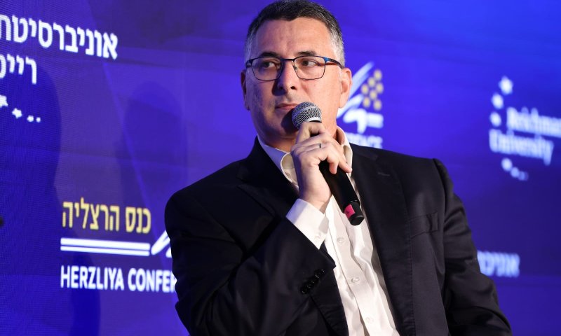 מימין ומשמאל: תמיכה מקצה לקצה בגדעון סער