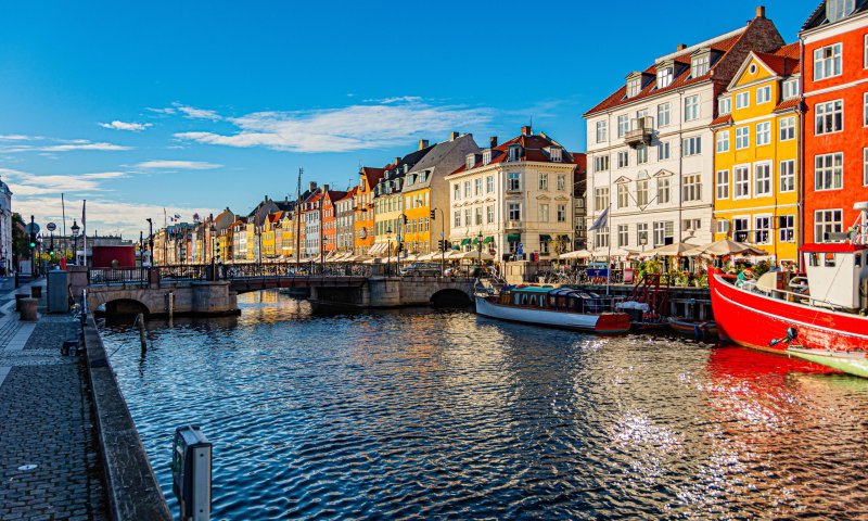 פיצוצים נשמעו בסמוך לשגרירות ישראל בקופנהגן, לעובדים שלום