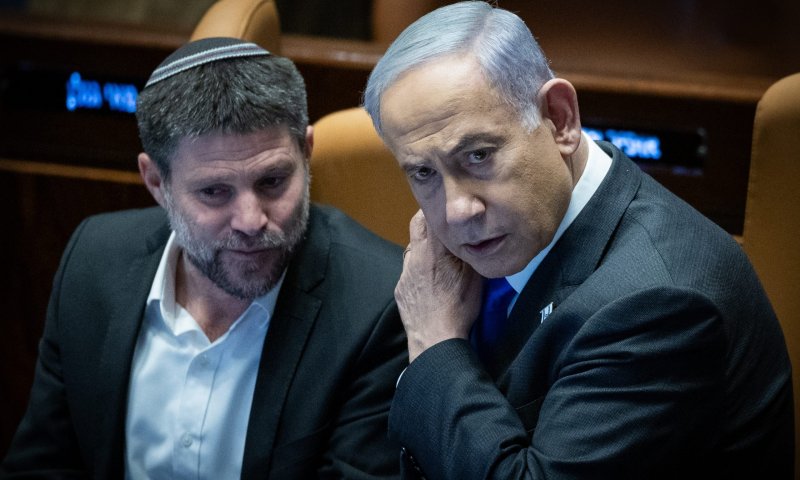 סמוטריץ' דורש מנתניהו: "זה טירוף מוחלט, תעצור את זה"