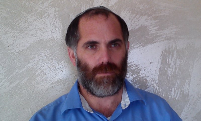 ר' אמנון בזק &ndash; טול קורה מבין עיניך/ תגובה