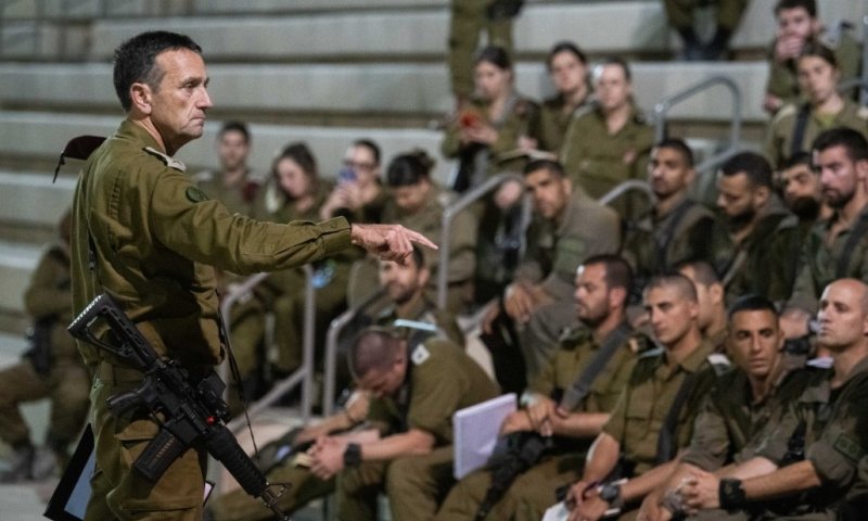 הרמטכ"ל למפקדי גולני: "מכינים לאויב הפתעות"