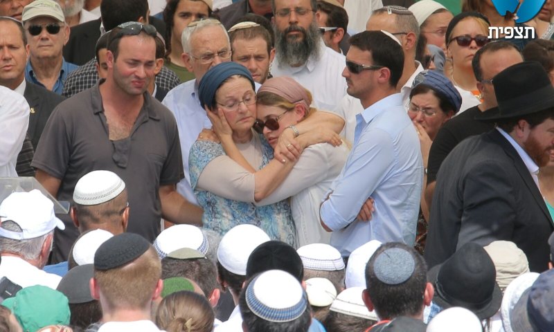 הרב נחמיה לביא ואהרון בניט הובאו למנוחות; תיעוד