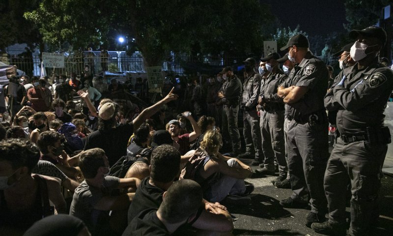 הפגנת השמאל | 12 נעצרו, כמחצית בשל תקיפת מפגין