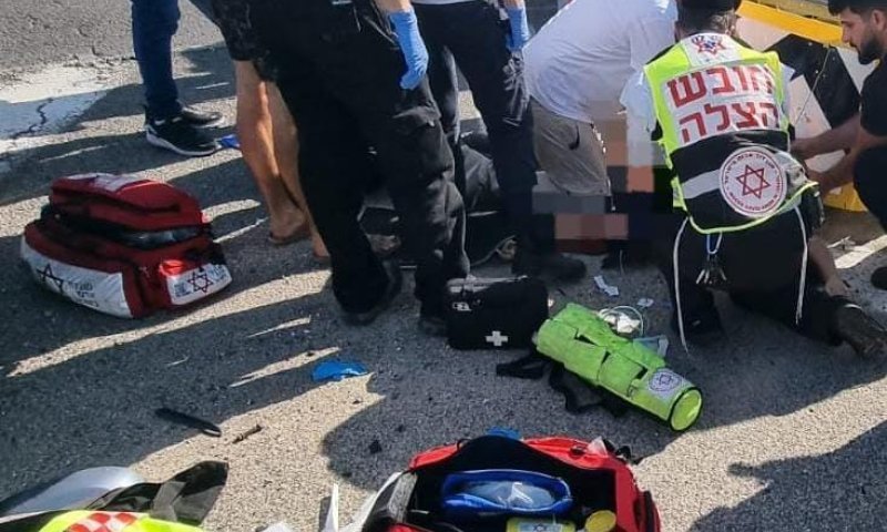 רוכב אופנוע נהרג מפגיעת רכב ליד מחלף בני דרום