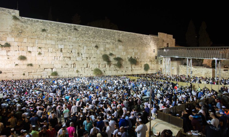 עצרת תפילה בכותל: "לך כנוס את כל היהודים"