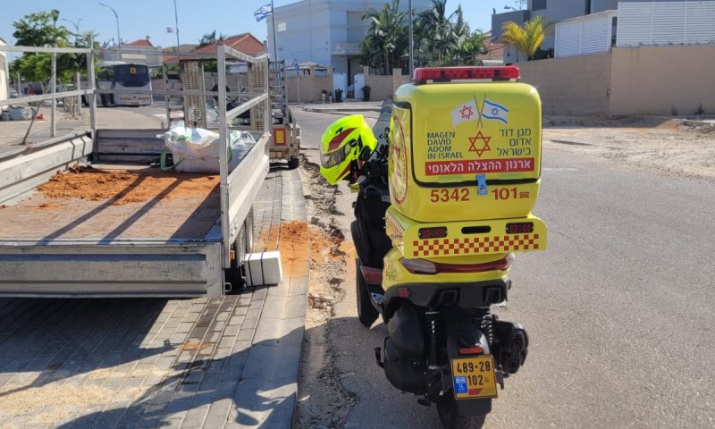 מכת חום: גנן התמוטט בקריית מלאכי, מצבו קשה