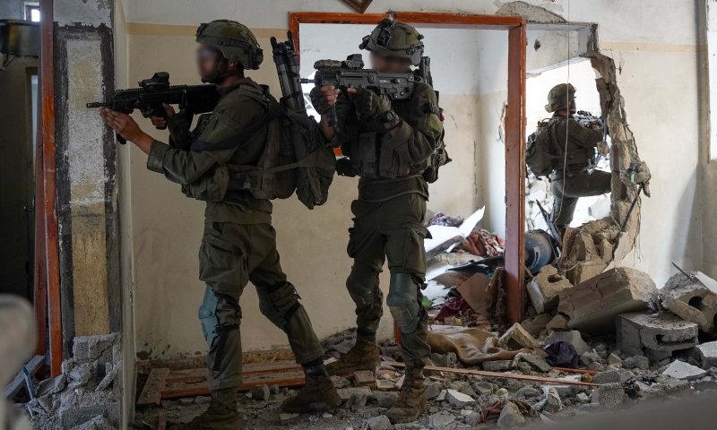 נשק בתוך הכיתות: פעילות צה"ל באוניברסיטת חאן יונס