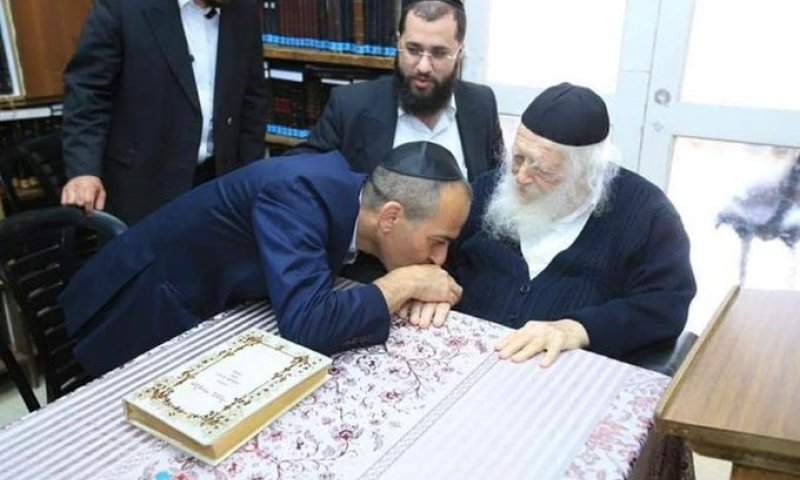 הרב קנייבסקי: בדיקות קורונה בחוה"מ &ndash; פיקוח נפש