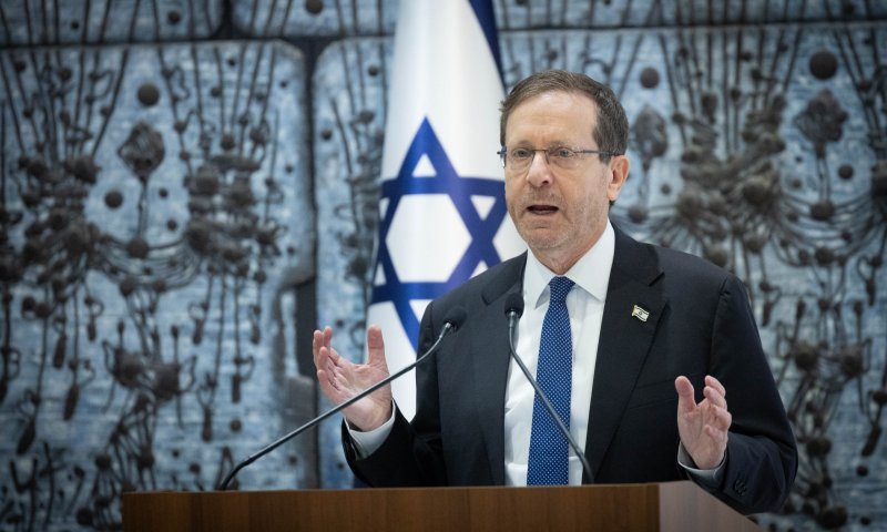 הרצוג מברך על השבת צבי פלדמן: סגירת מעגל אחרי מעל 40 שנה