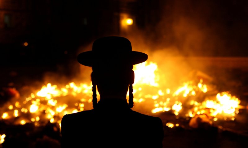 גינת פינת בלוי: עיתונאי ישראל היום נגד החרדים