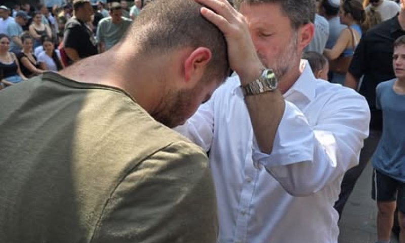 בליווי הוריהם: הבנים של השרים הסרוגים התגייסו לגבעתי