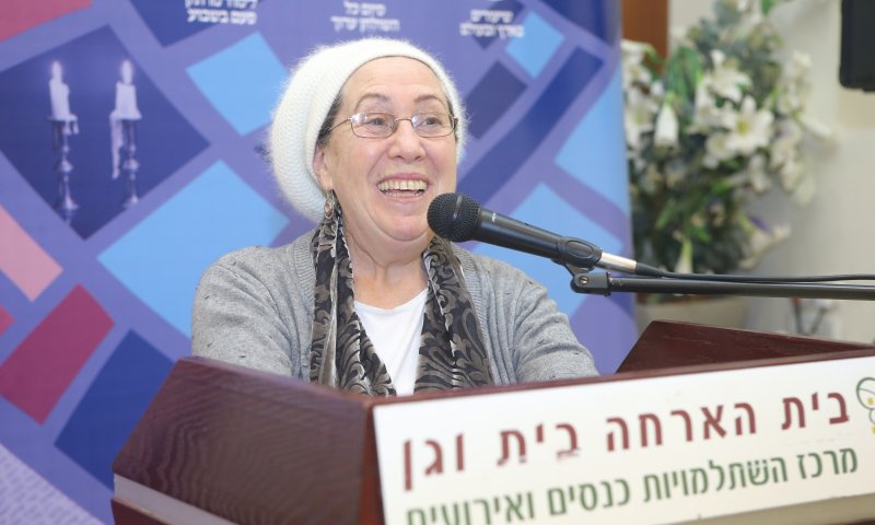 "האישה נושאת אחריות הלכתית לא פחות מהגבר"