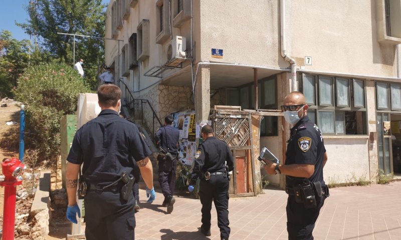 המשטרה פשטה על ישיבת פוניבז' וחילקה דו"חות