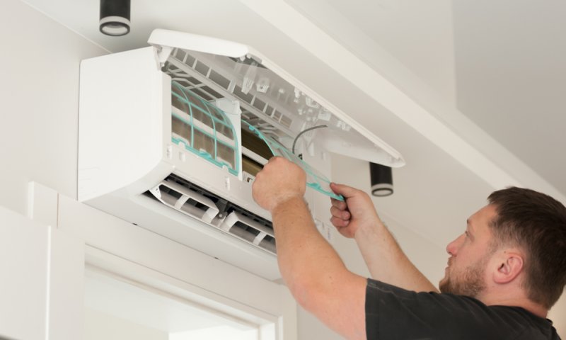 לפני שמזמינים טכנאי: אלו הסיבות למה המזגן לא מקרר