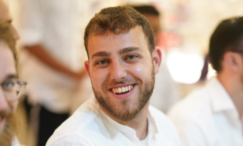 "חלק ממני מת": האח השכול שהוציא שיר עם אהוד בנאי | ראיון