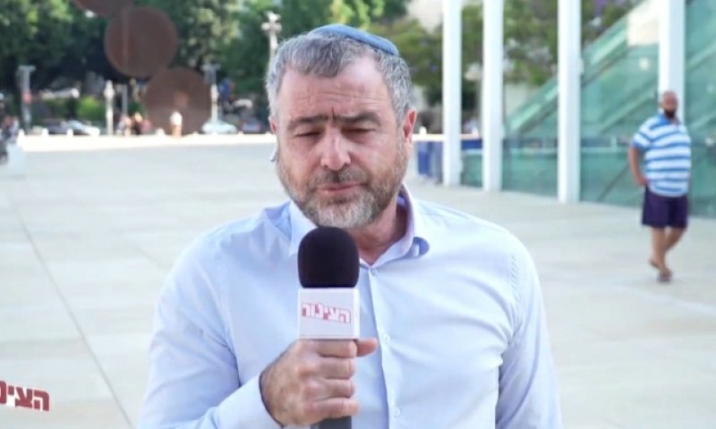 צפו; ריקלין לברק כהן: משרת תימני, אפס, תולעת