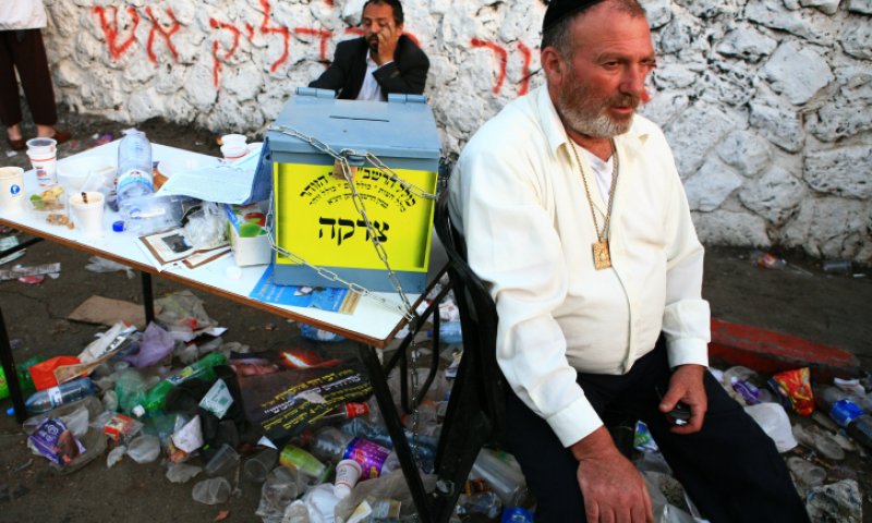 כל שקית וכוס זרוקה במירון היא עדות לקדושת ישראל