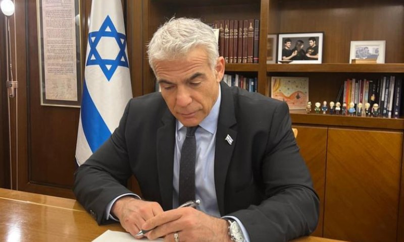 לפיד פנה ל-50 מדינות: מנעו את ההצבעה באו"ם