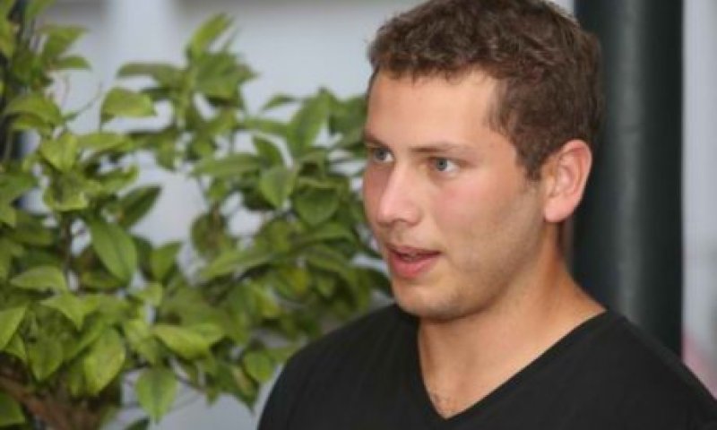 אחרי שעבד כמלצר- אבנר נתניהו מצא עיסוק חדש