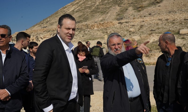 השר ביקר בתקוע: "מחויב לתמוך באמנות בכל מקום"